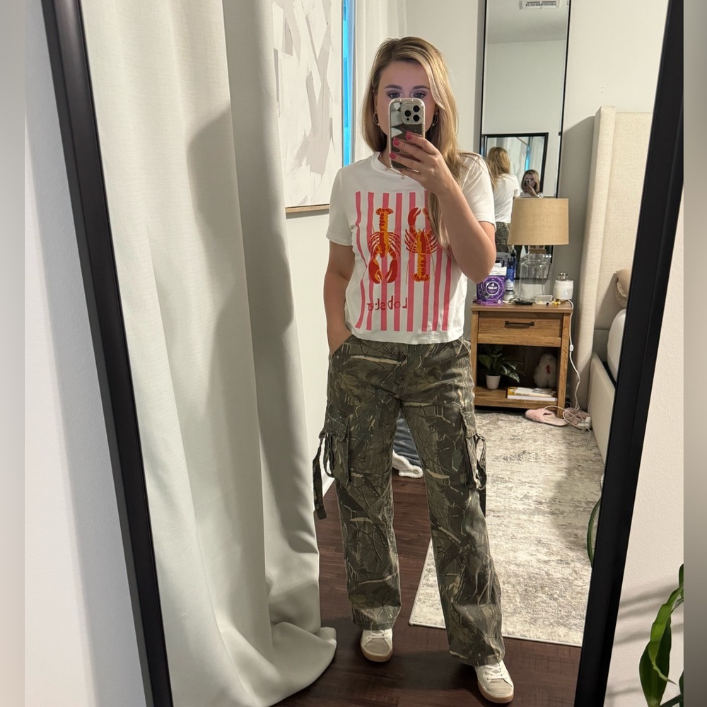 Flattering Fit Stylish Girl Woman’s Camouflage Cargo Pants - Picture 2 of 11